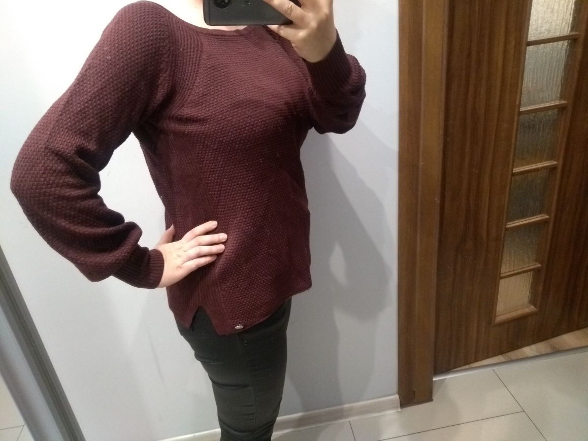 Sweter z bufkami przy mankietach r.38/40