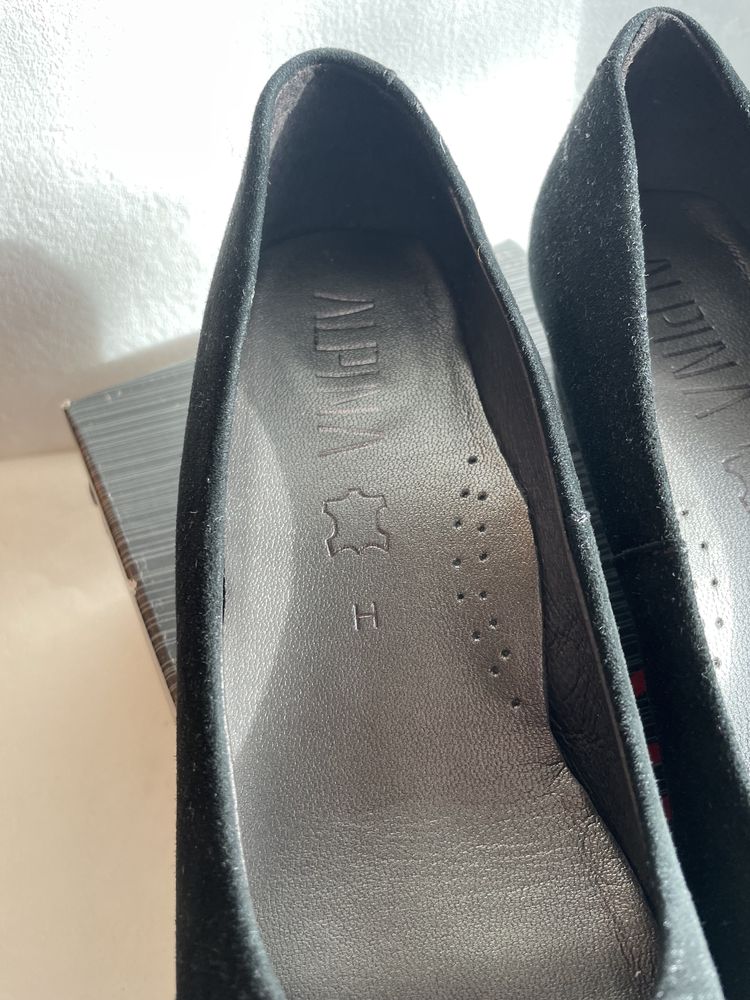 туфли Alpina 37,5 см новые