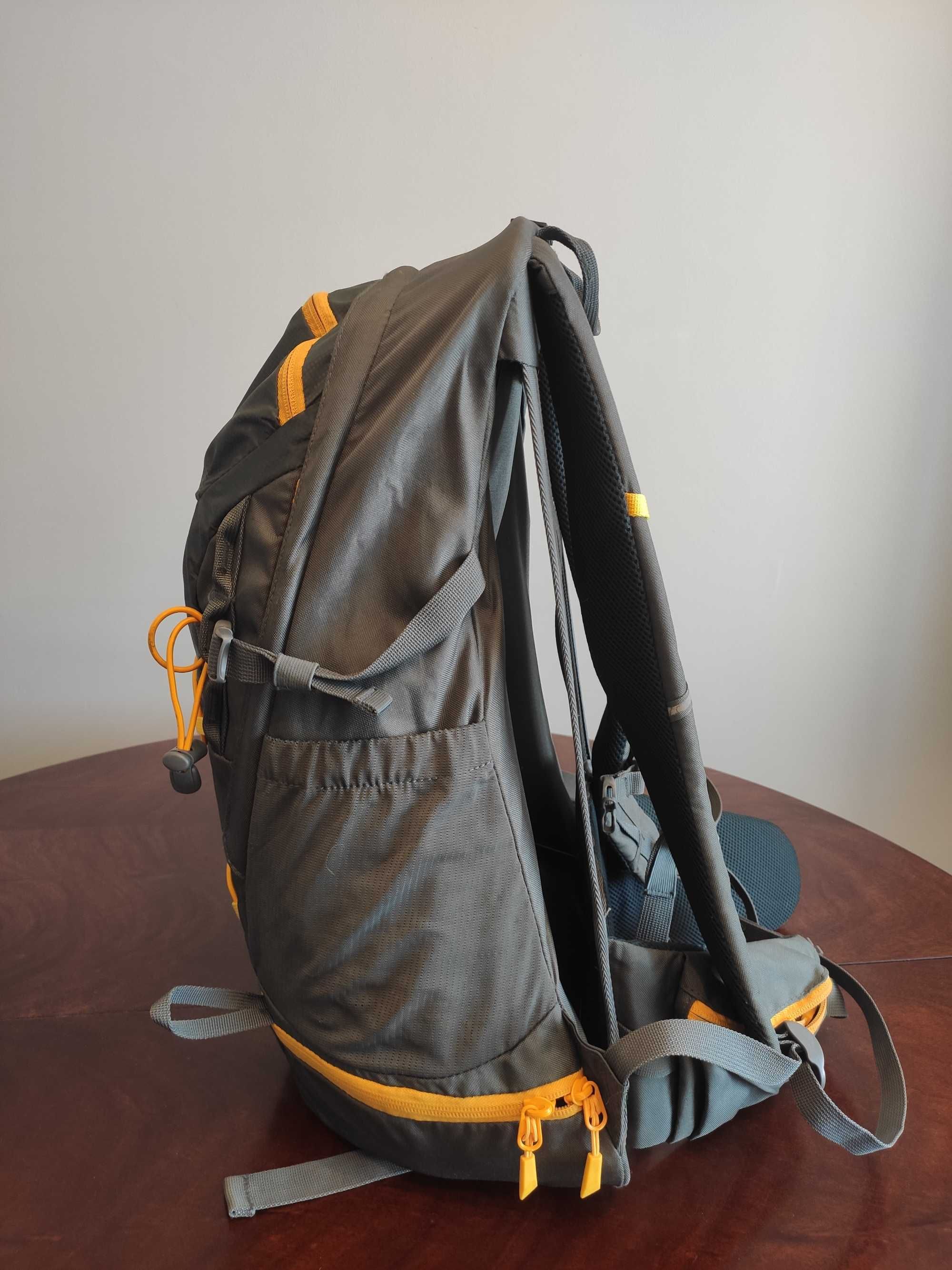 Plecak mountain warehouse 30l