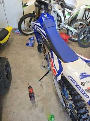 Descanso lateral moto offroad motocross enduro
