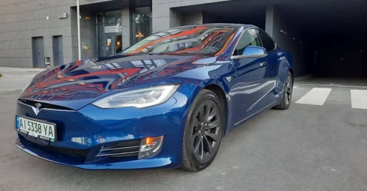 Tesla model S 2016