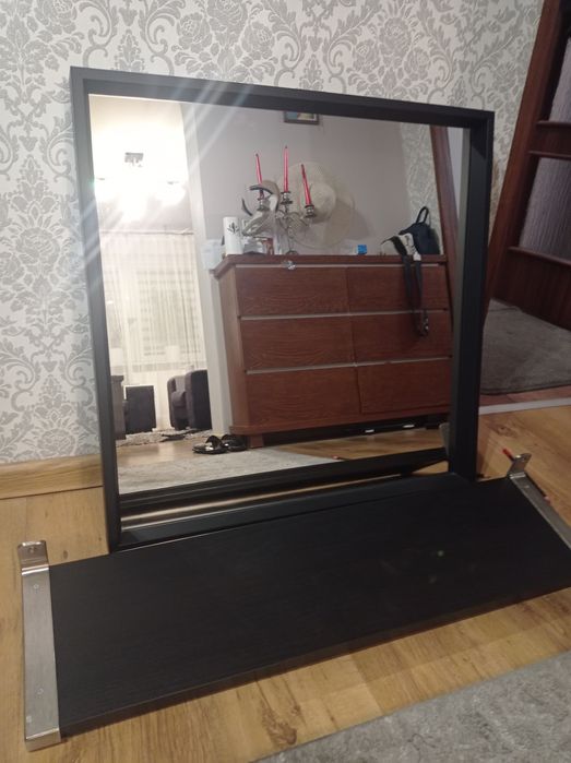 Czarne Lustro+półka