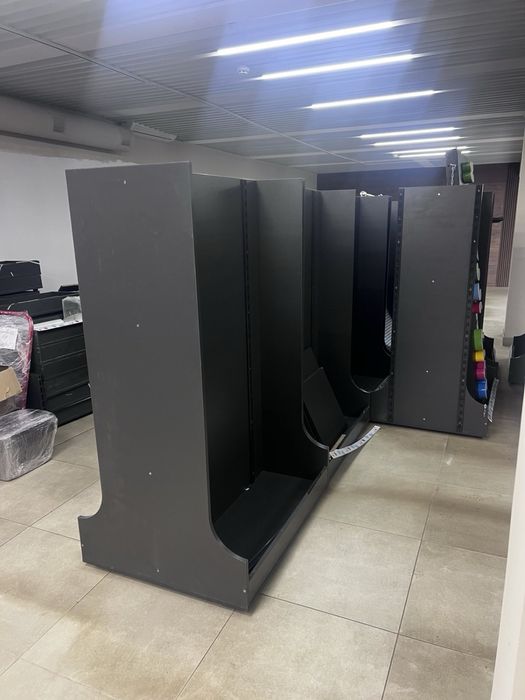 Стелажі, прилавки для магазину