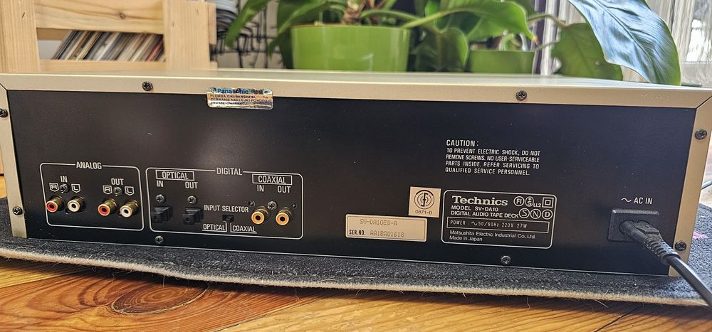 Technics SV-DA10 magnetofon cyfrowy DAT bdb. stan