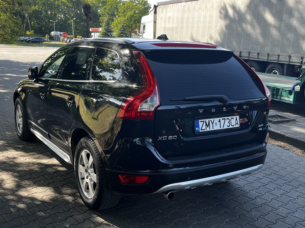 Volvo XC60 2.4 D5 2009R Momentum Panorama Dach  Zarejestrowany w kraju