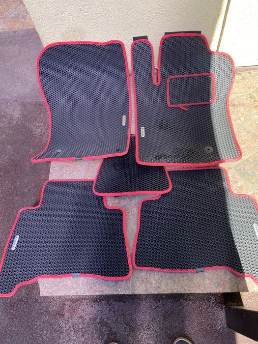 Продам коврики на лексус GX460