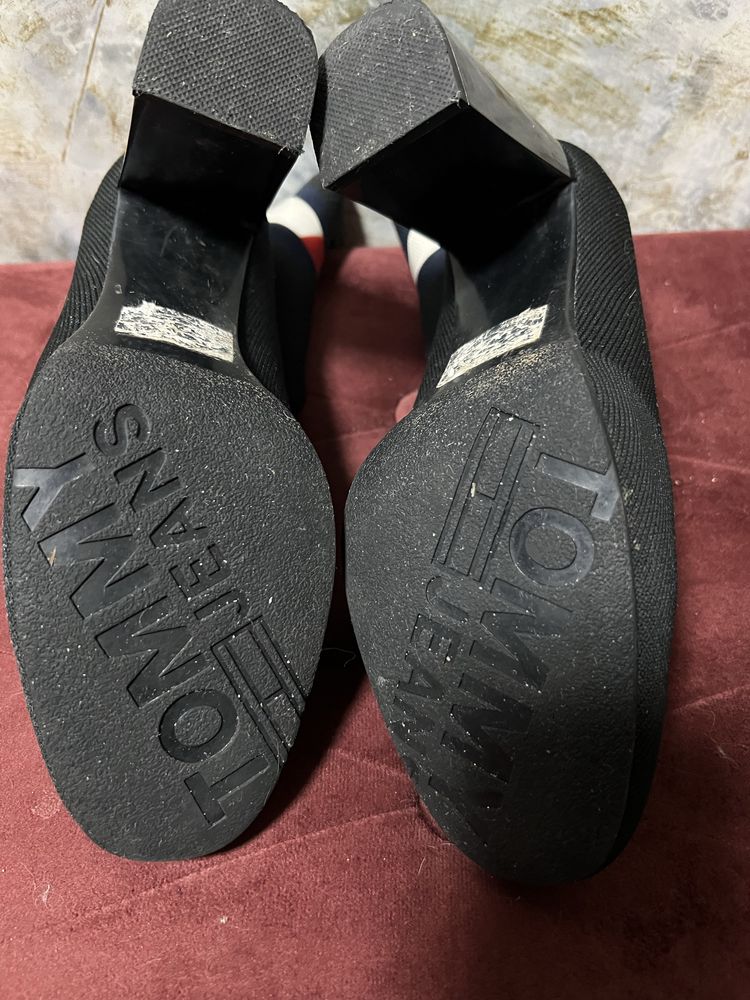 Botki Tommy Hilfiger 38 skarpetowe
