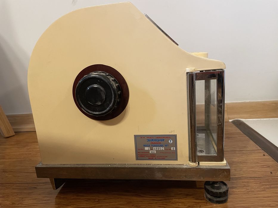 Zabytkowa waga torsyjna