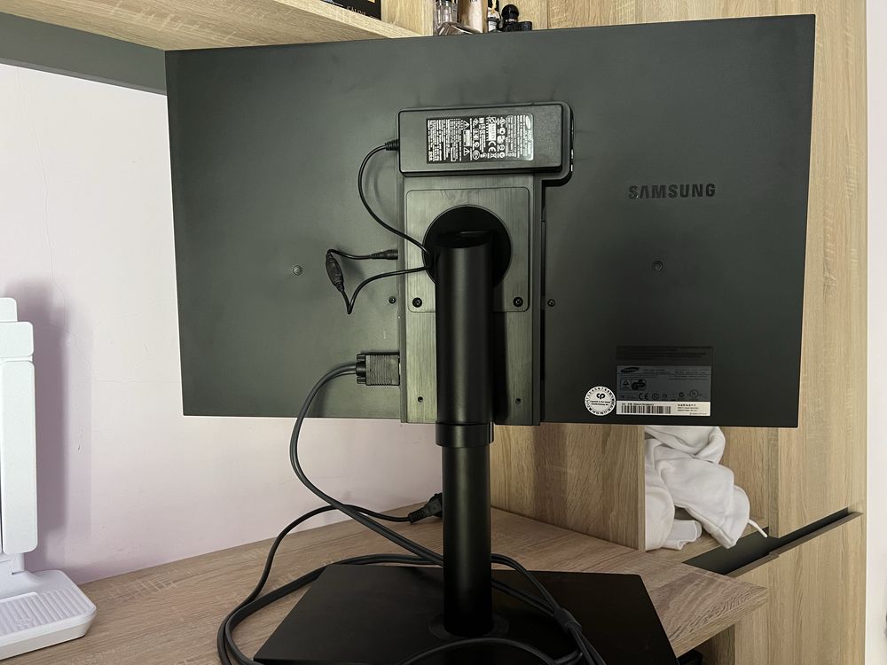 Монитор Samsung SyncMaster SA650 24" FHD LED MVA