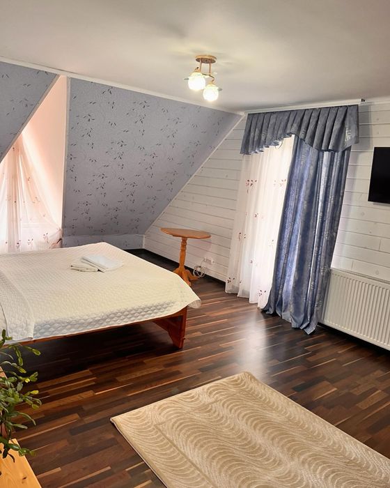 Здається котедж та сімейні апартаменти в Мигово