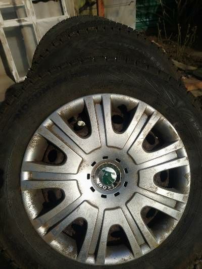 Продам комплект зимних колёс