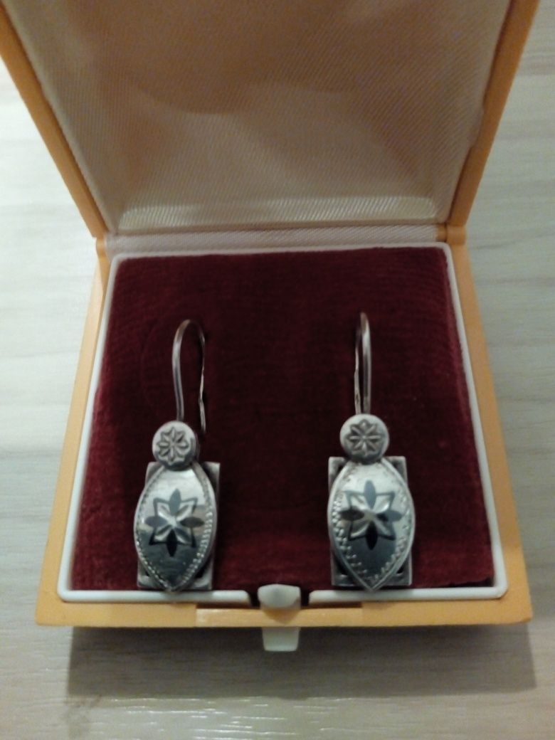 Серьги,бусы,набор.