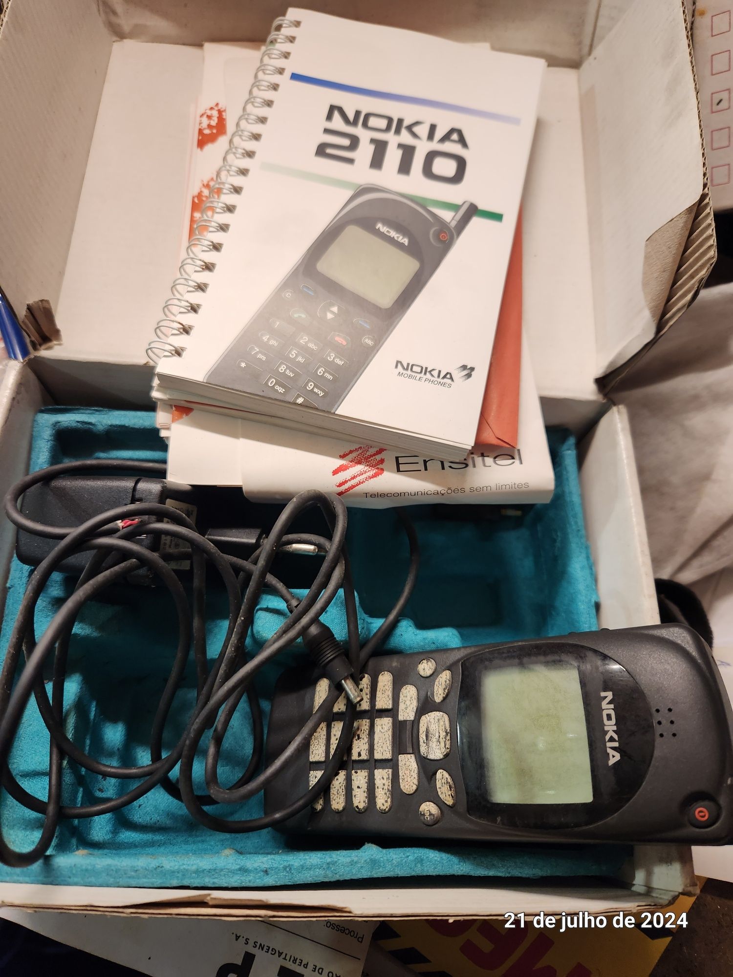 Telemóvel nokia 2110 para colecionadores com caixa, carregador e bater