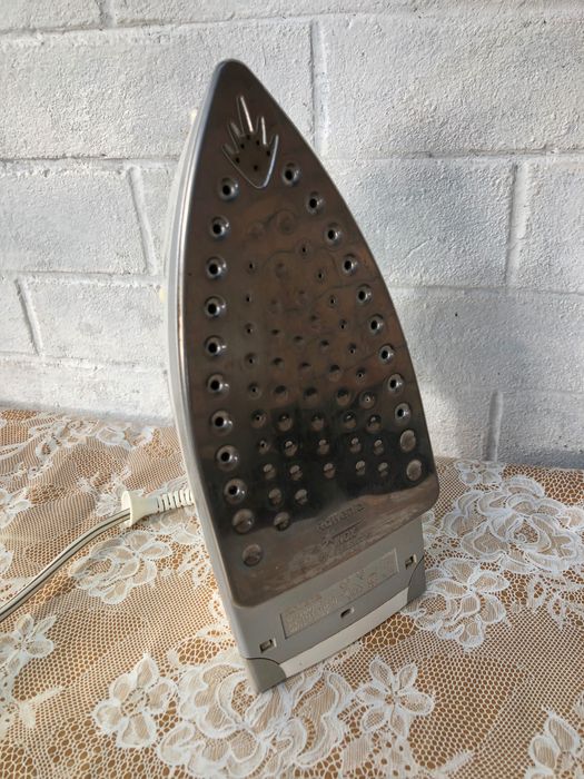 Продам утюг немецкий Rowena DM520