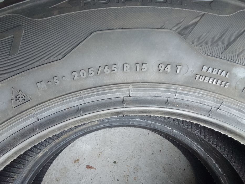 2 Opony zimowe 205/65r15 UNIROYAL 8.5mm
