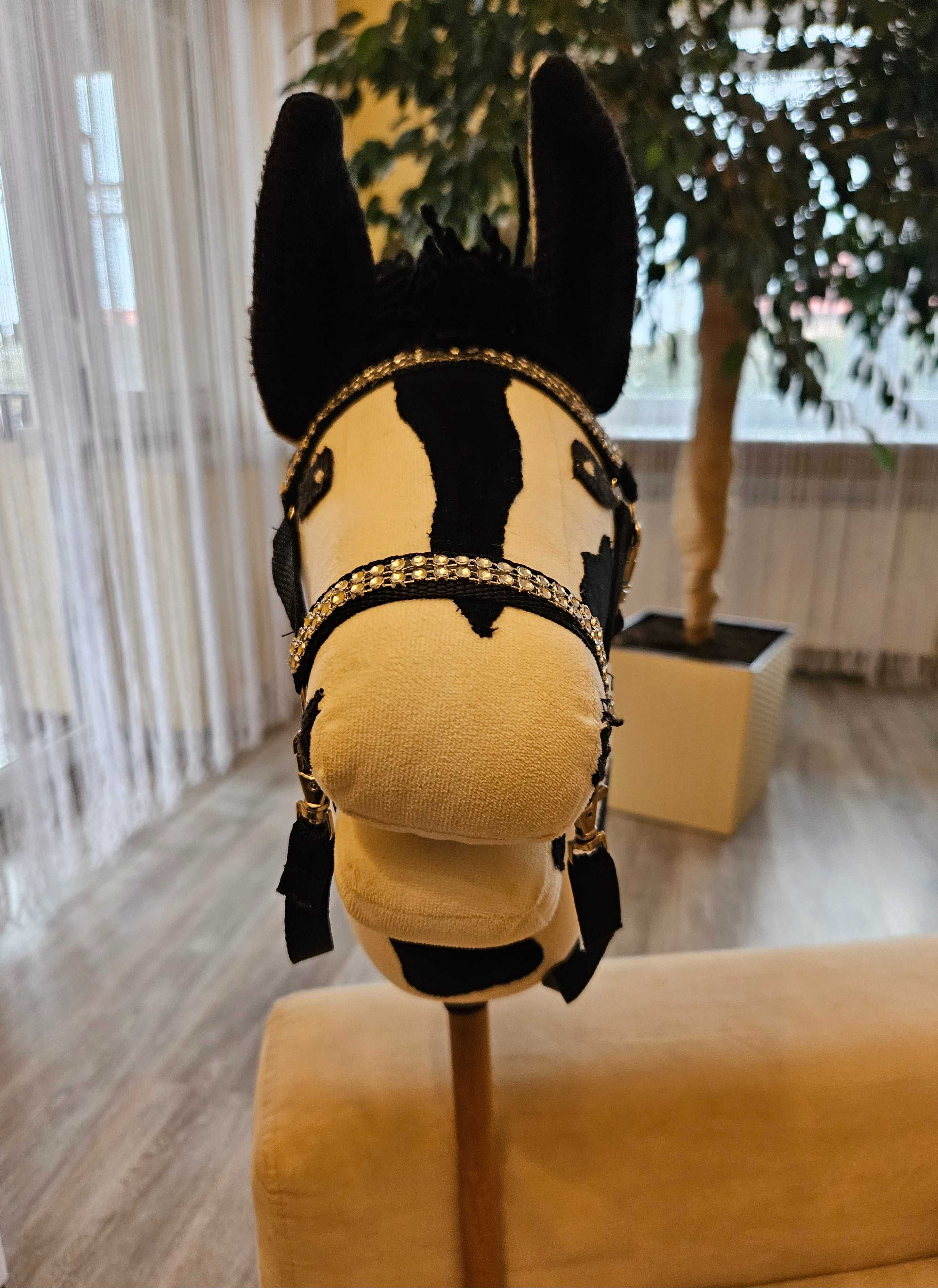 Koń -HOBBY HORSE wraz z akcesoriami