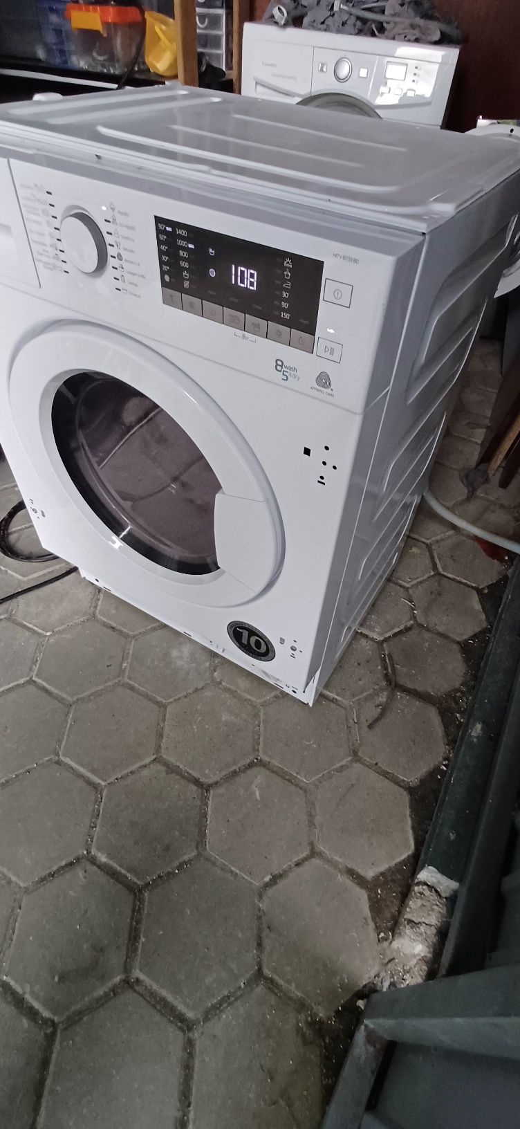 Maquina lavar e secar roupa Beko como nova,