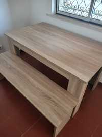 Conjunto Mesa e Bancos