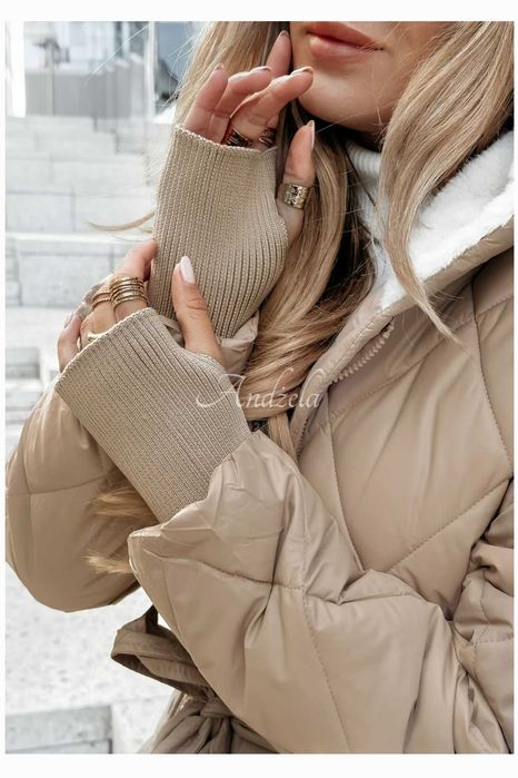 Kurtka płaszczyk pikowany kaptur