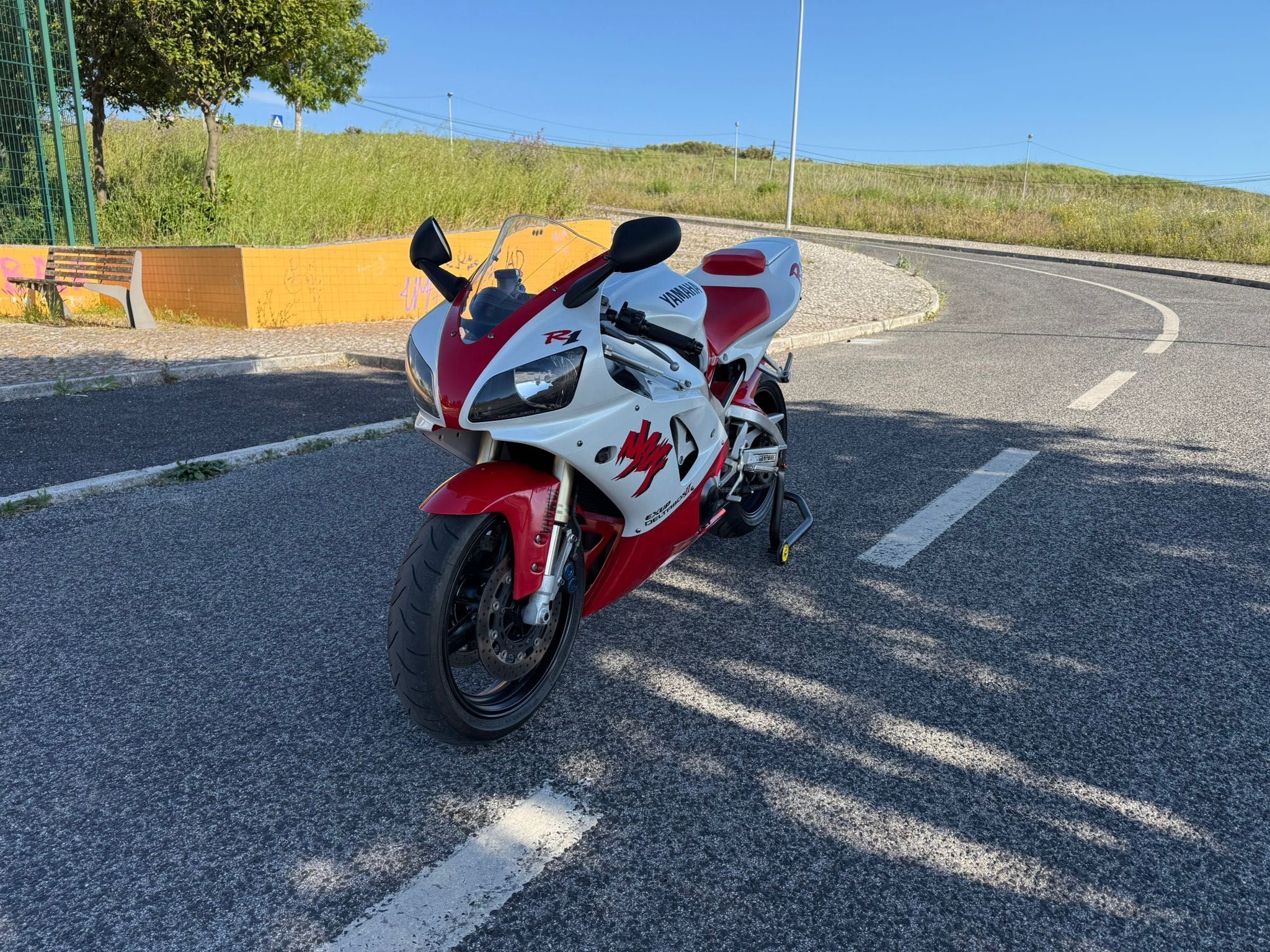 Vendo Yamaha R1 - 1998 - 1st Generation