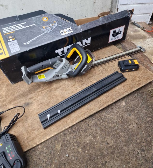 Аккумуляторний кусторез, кущоріз Titan 18V 450мм. (з Англії)