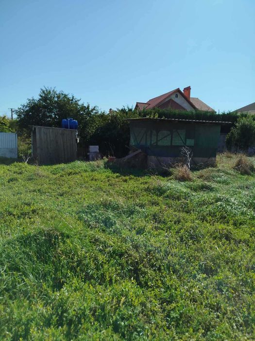 Участок в Фонтанке в 200 м от трассы