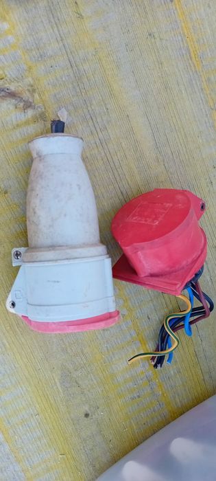 2 tomadas trifásicas fêmeas