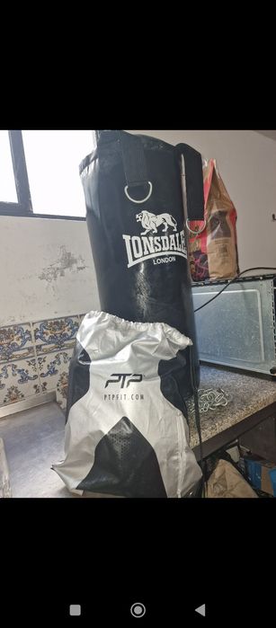 vendo saco de pancada semi novo completo