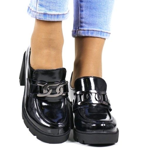 Filippo mojasyny polbuty na obcasie z lancuchem lancuch skora lakierow