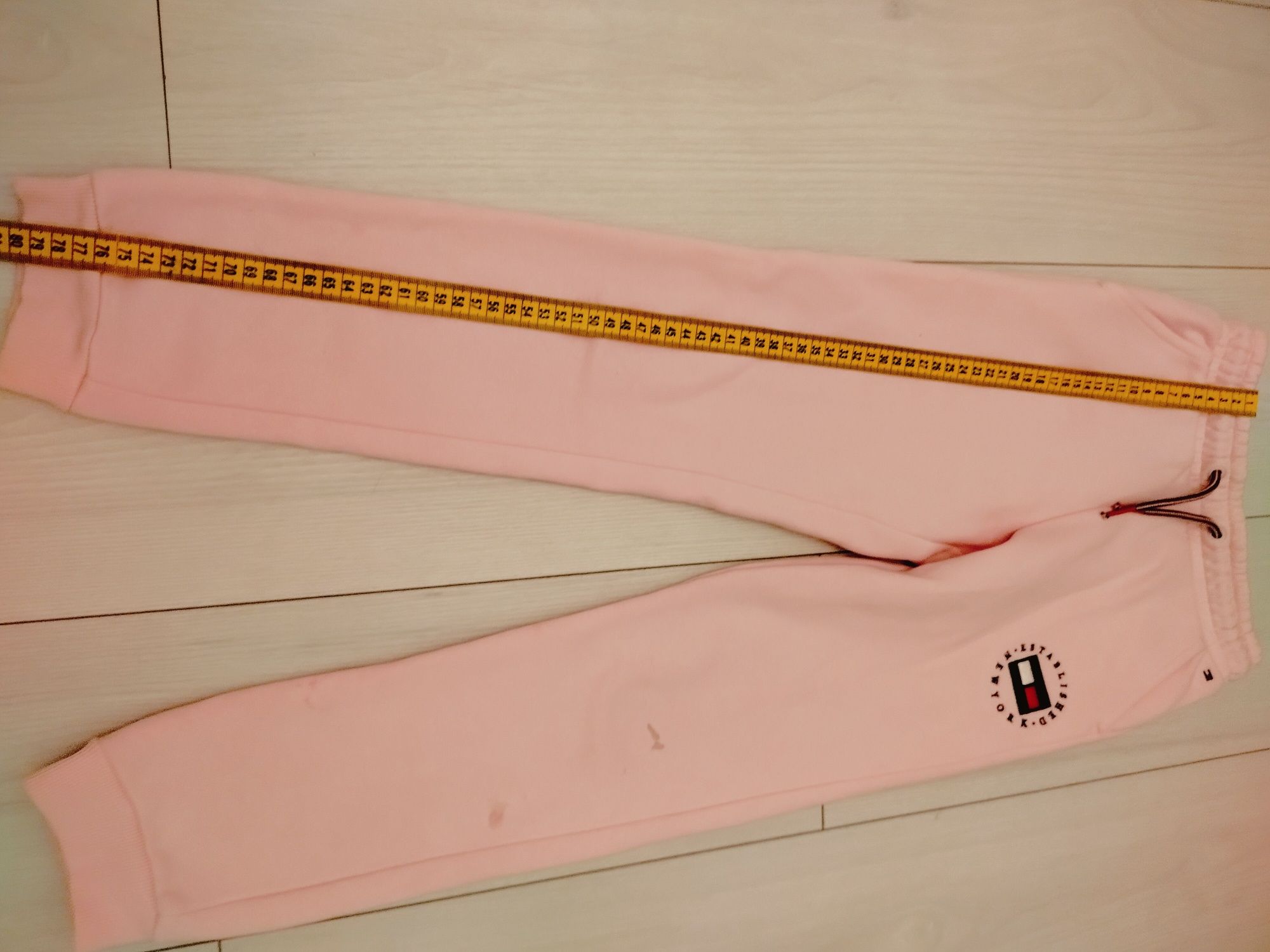 Spodnie dresowe dziewczęce Tommy Hilfiger 140 cm