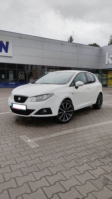 Seat Ibiza 1.6 benzyna 105 KM 2010r. 5 drzwi bogate wyposażenie