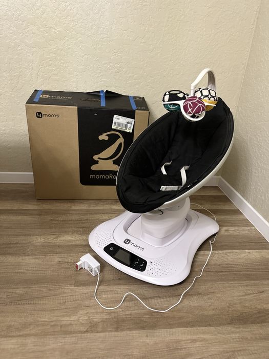 Колисальний центр 4Moms Mamaroo Black Classic