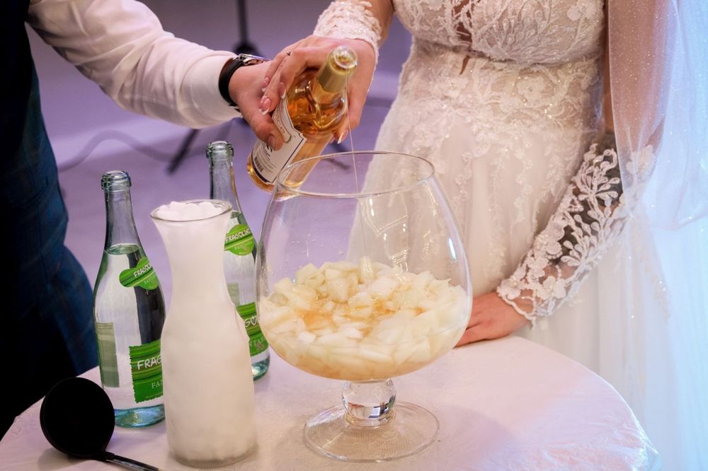 Неймовірна весільна сукня