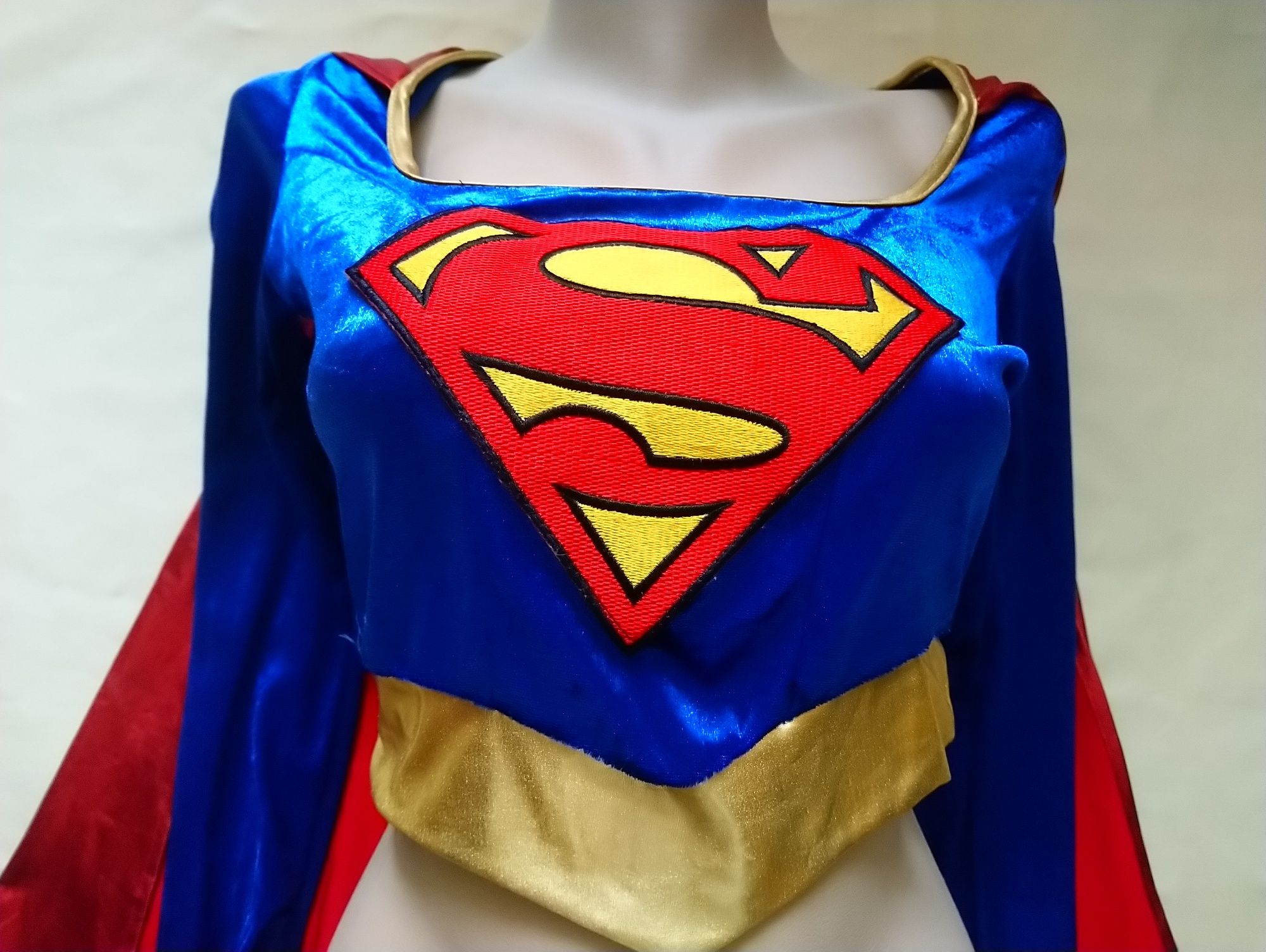 Supergirl S для школярів