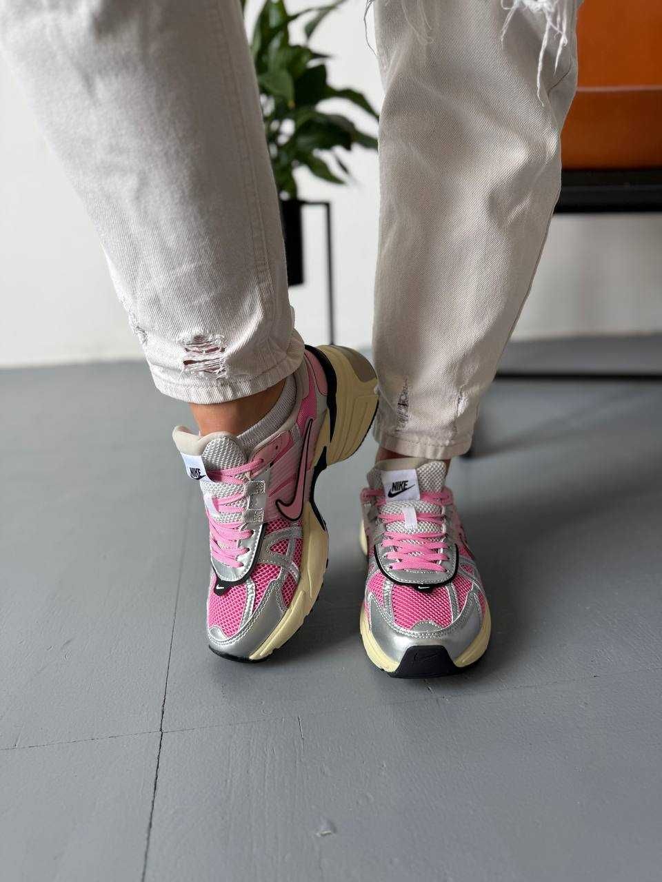 Жіночі кросівки Nike V2K Runtekk рожевий з сріблом 0993 ТОП КРОСИ