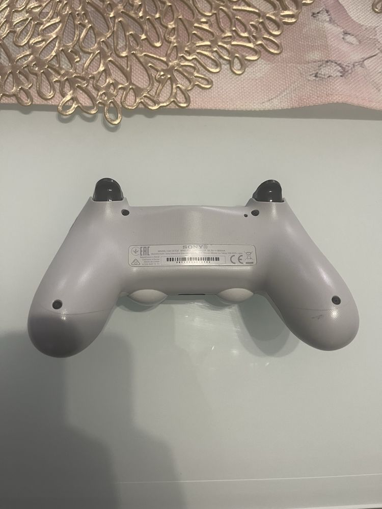 Pad ps4 jak nowy orginalny