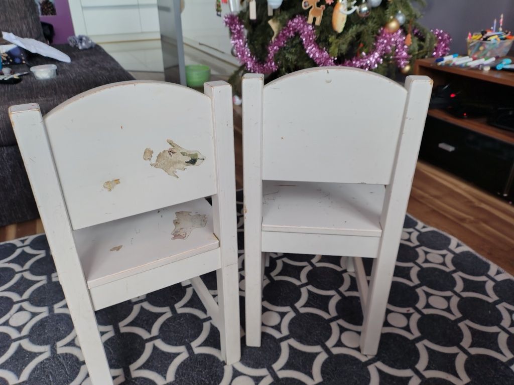 Zestaw mebli IKEA -Stolik LACK IKEA + 2 krzesła sundvik