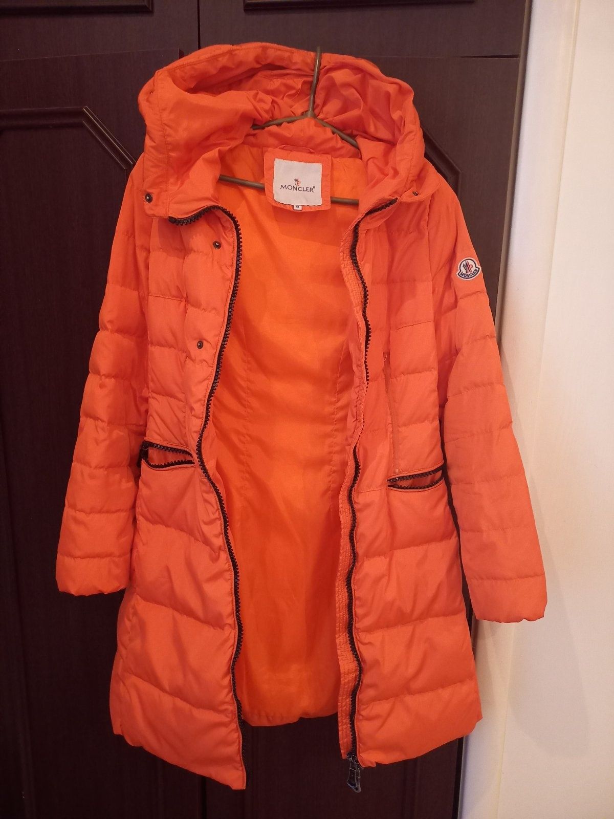 Плащ женский кожаный,пуховик moncler
