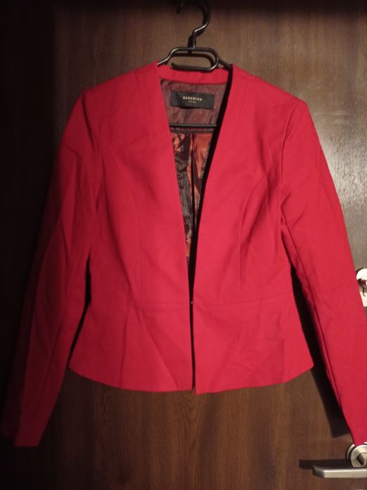 Żakiecik czerwony rozmiar 36