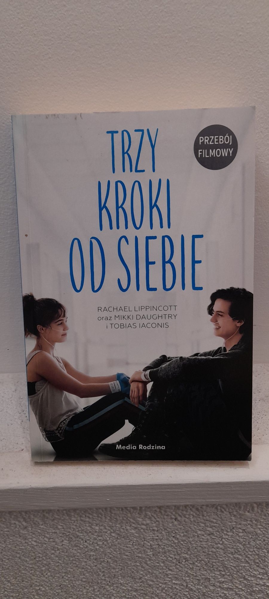 "trzy kroki od siebie" Rachael Lippincott