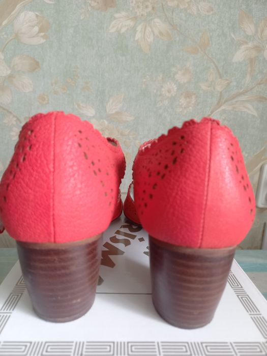 Жіночі босоніжки