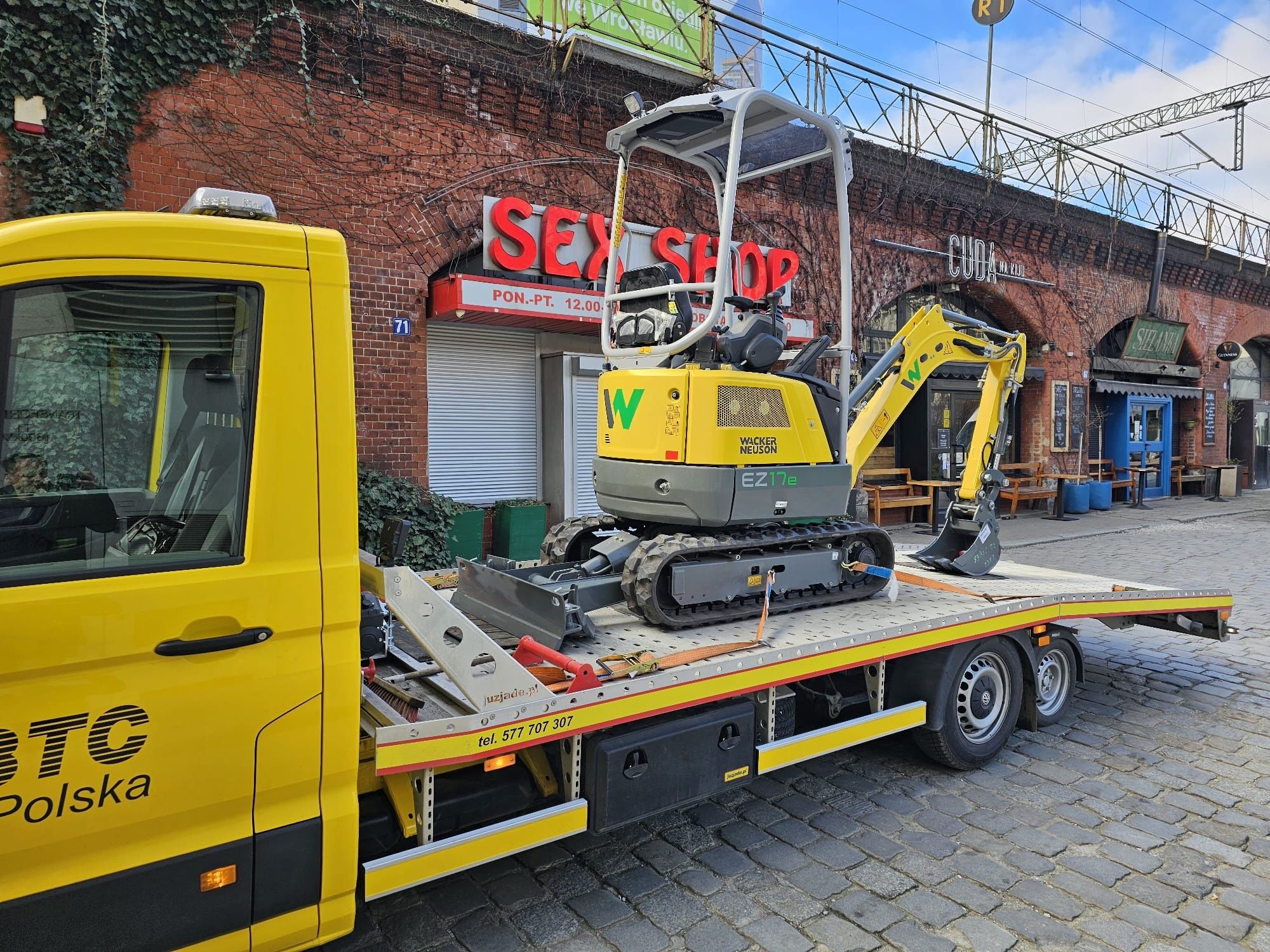 Wynajem pomoc drogowa autolaweta laweta z systemem PPP  Wrocław