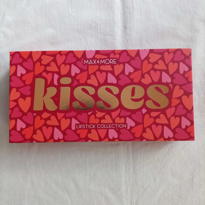 Zestaw szminek MAX&MORE 6 matowych pomadek w ozdobnym pudełku