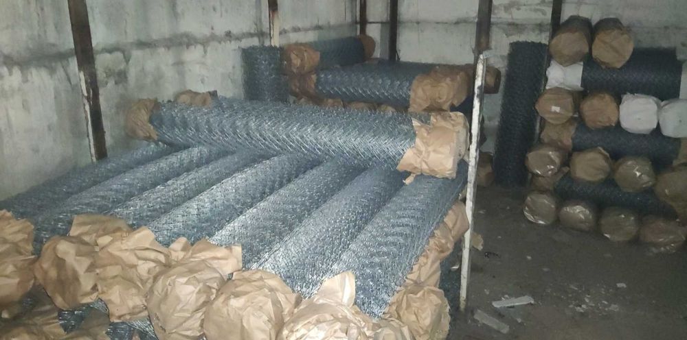 Сітка оцинкована огорожувальна (рабиця, плетена з дроту)