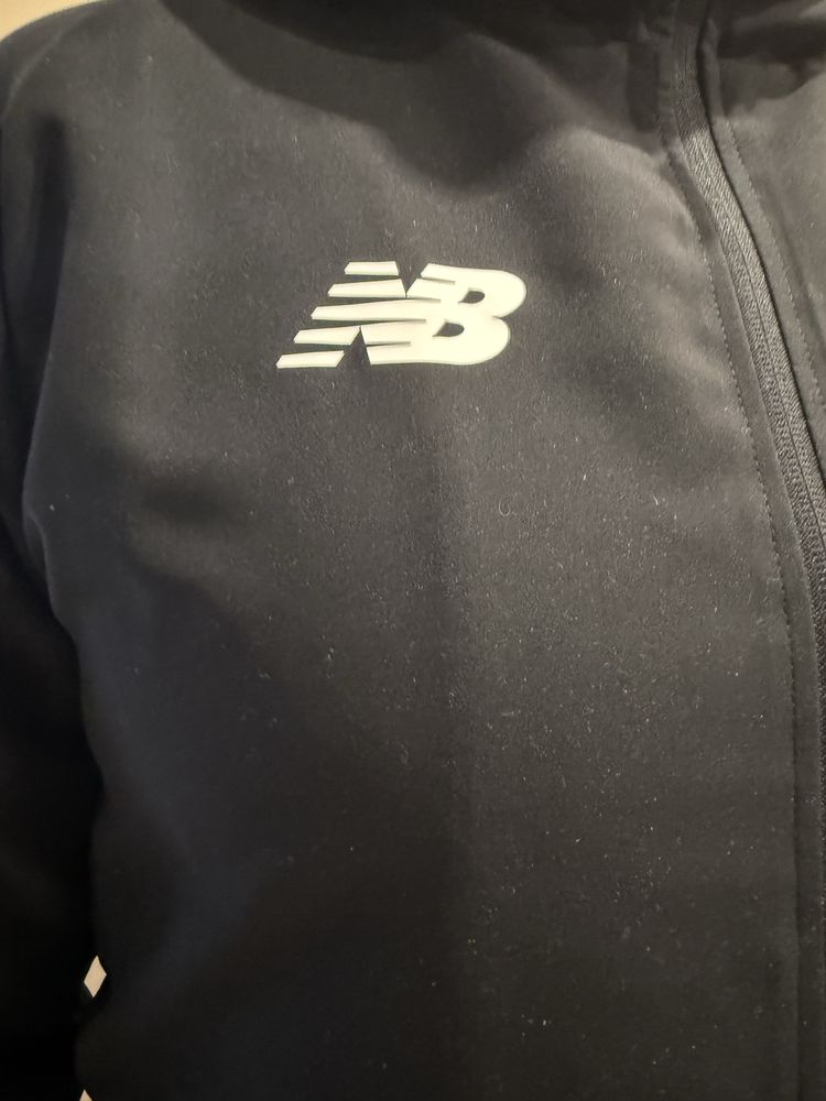 Куриочка чоловіча New Balance M /46 чорна з капюшоном на підкладці