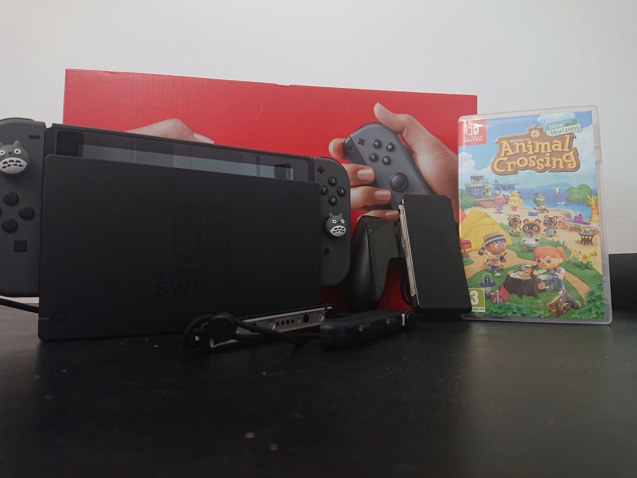 Nintendo Switch V.2 Etui twarde i Animal Crossing New Horizons