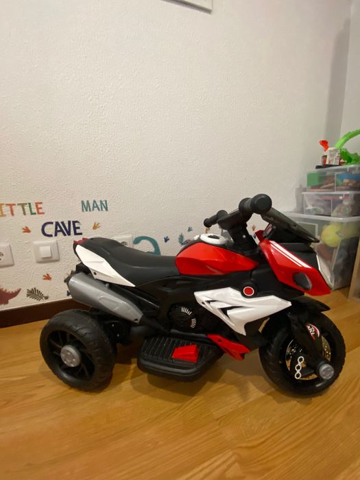 Motocicleta elétrica infantil