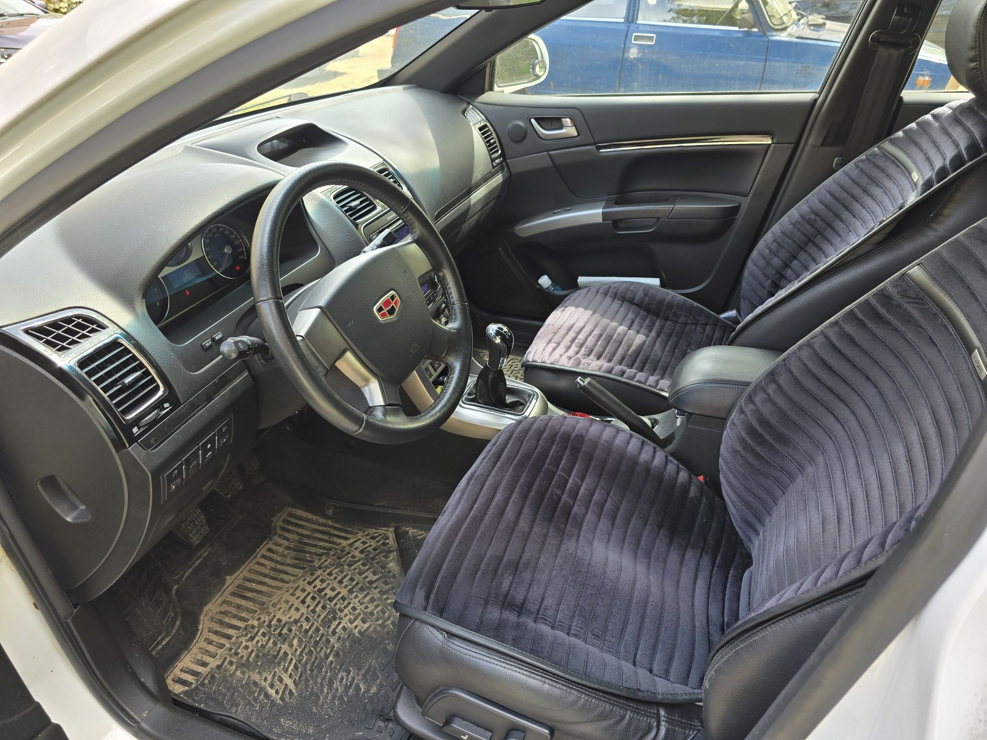 Geely Emgrand EC7 RV