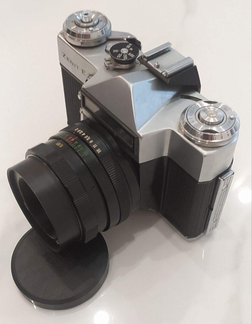 Продам фотоапарат Zenit-E, лінза HELIOS -44M 2/58.