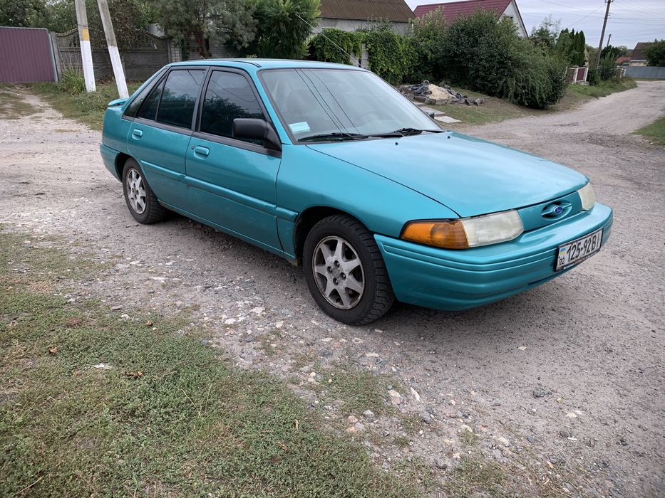 Форд Ескорт LX 1.9 бензин